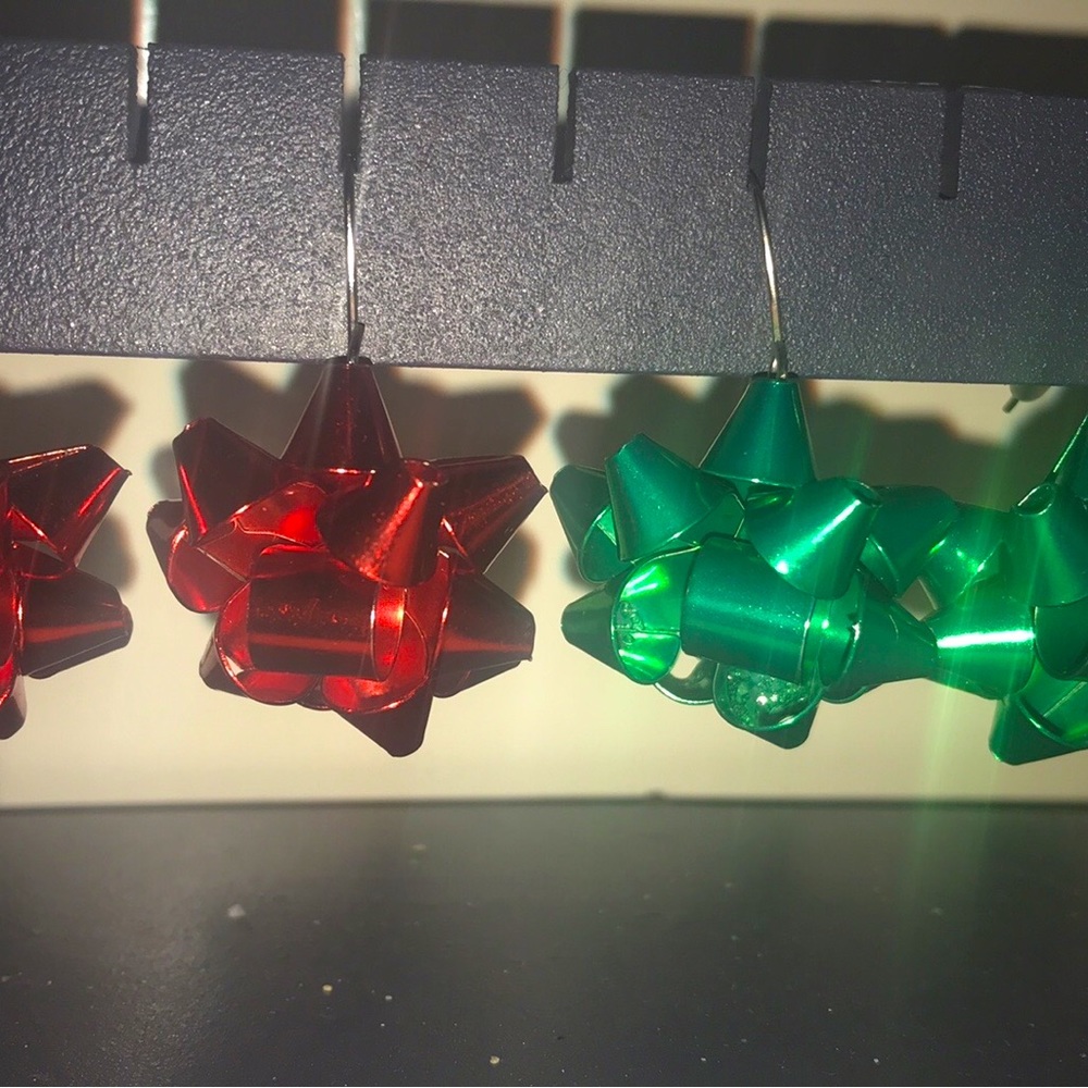 Christmas Bow Earrings. Too cute! Green and Red. Lightweight, fun. Gifts.